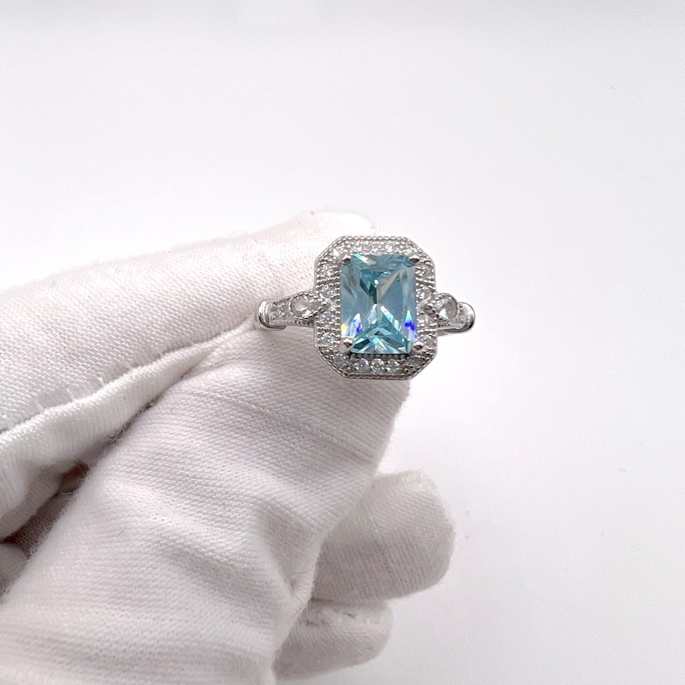 .925 Sterling Silver Aquamarine Cz Ring - Picture 4 of 16